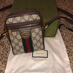 GUCCI - Ophidia GG shoulder bag.